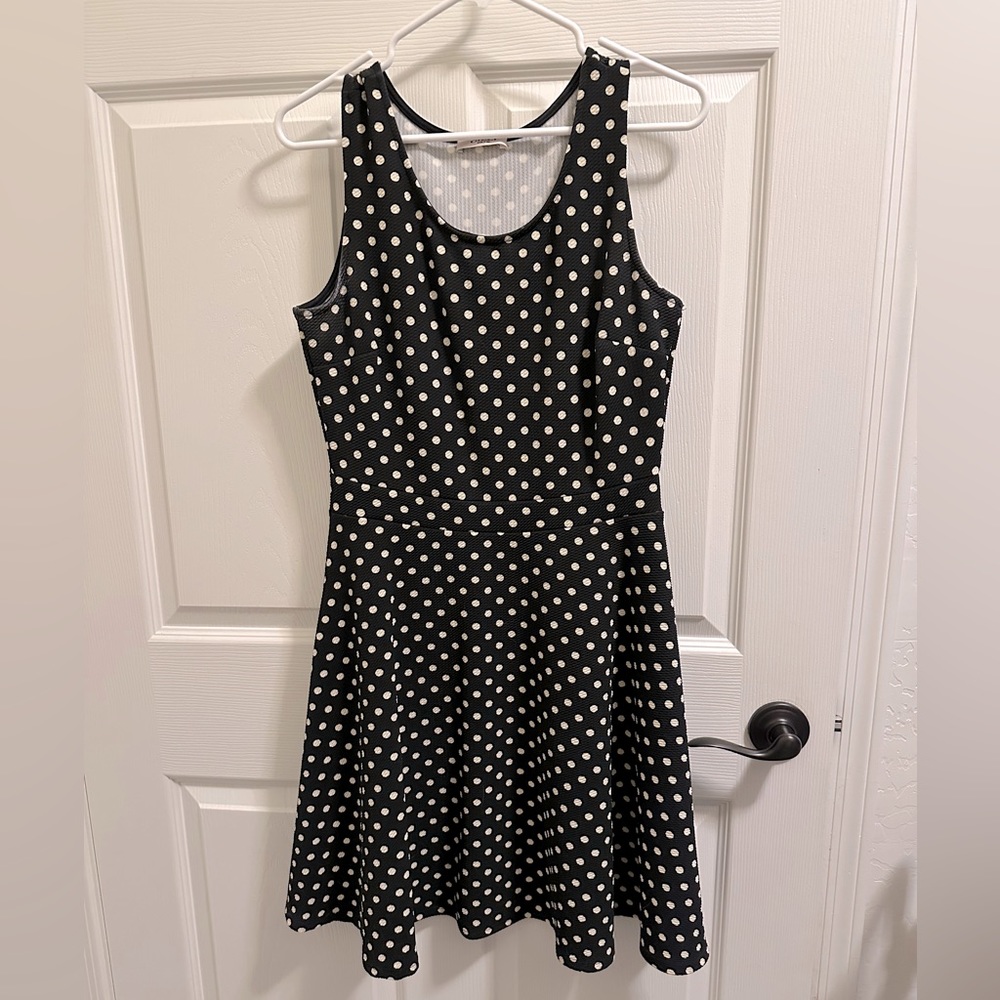 Gilli medium black white polka dot dress